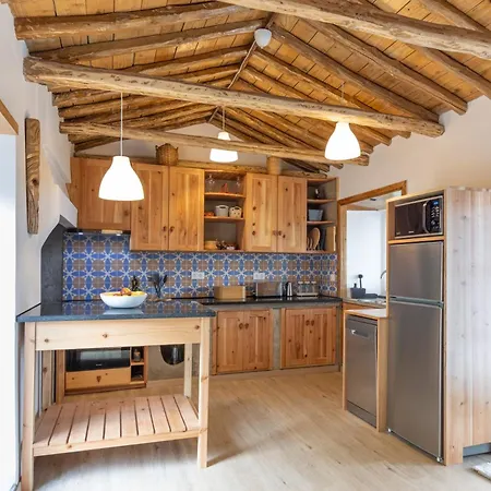 Casa Da Mãe - Entre O Pico E A Maré Terra do Pão