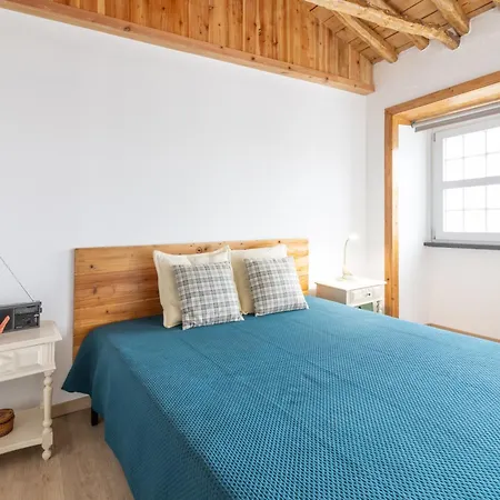 Casa Da Mae - Entre O Pico E A Mare