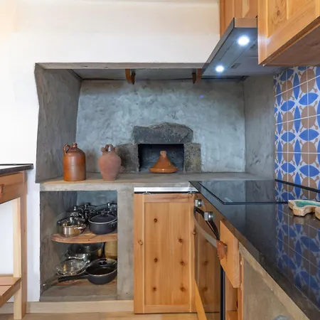 Casa Da Mae - Entre O Pico E A Mare *