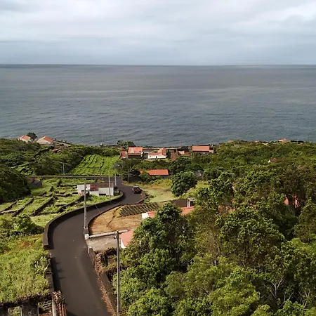 Casa Da Mae - Entre O Pico E A Mare Terra do Pão